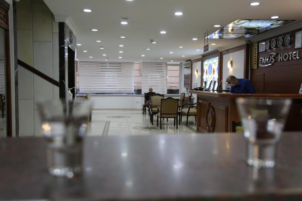 Emos Hotel Истанбул Екстериор снимка