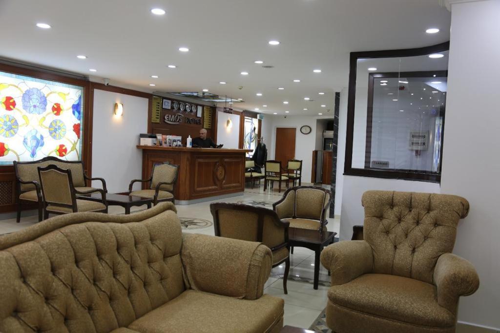 Emos Hotel Истанбул Екстериор снимка