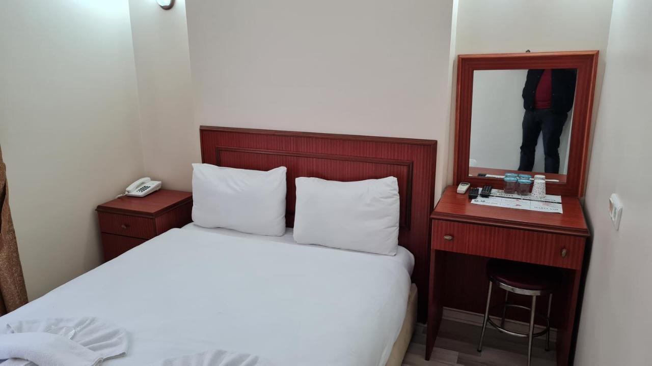 Emos Hotel Истанбул Екстериор снимка