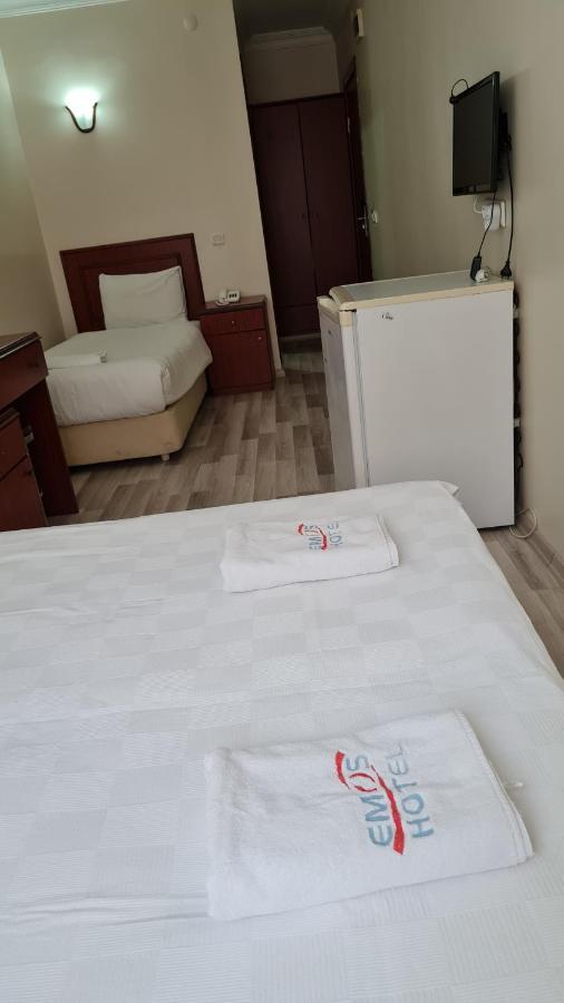 Emos Hotel Истанбул Екстериор снимка