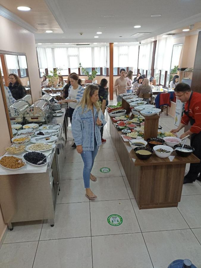 Emos Hotel Истанбул Екстериор снимка