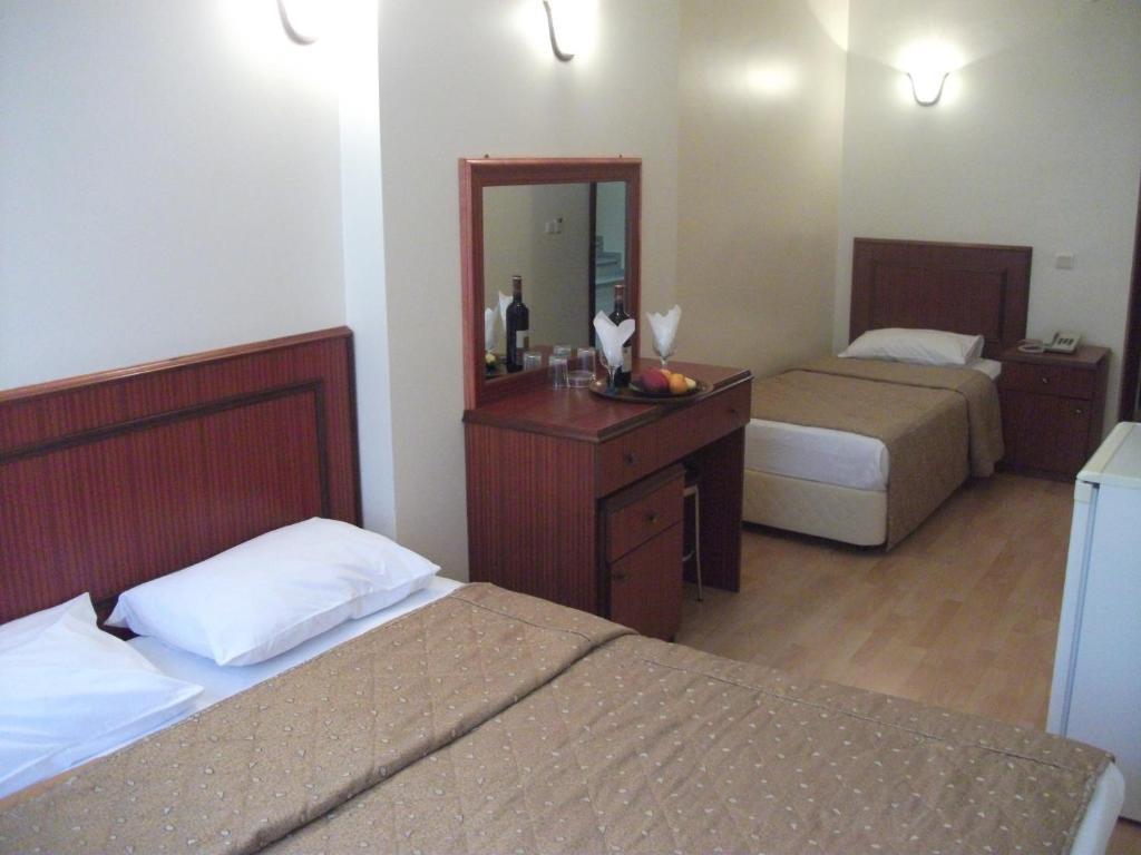 Emos Hotel Истанбул Стая снимка