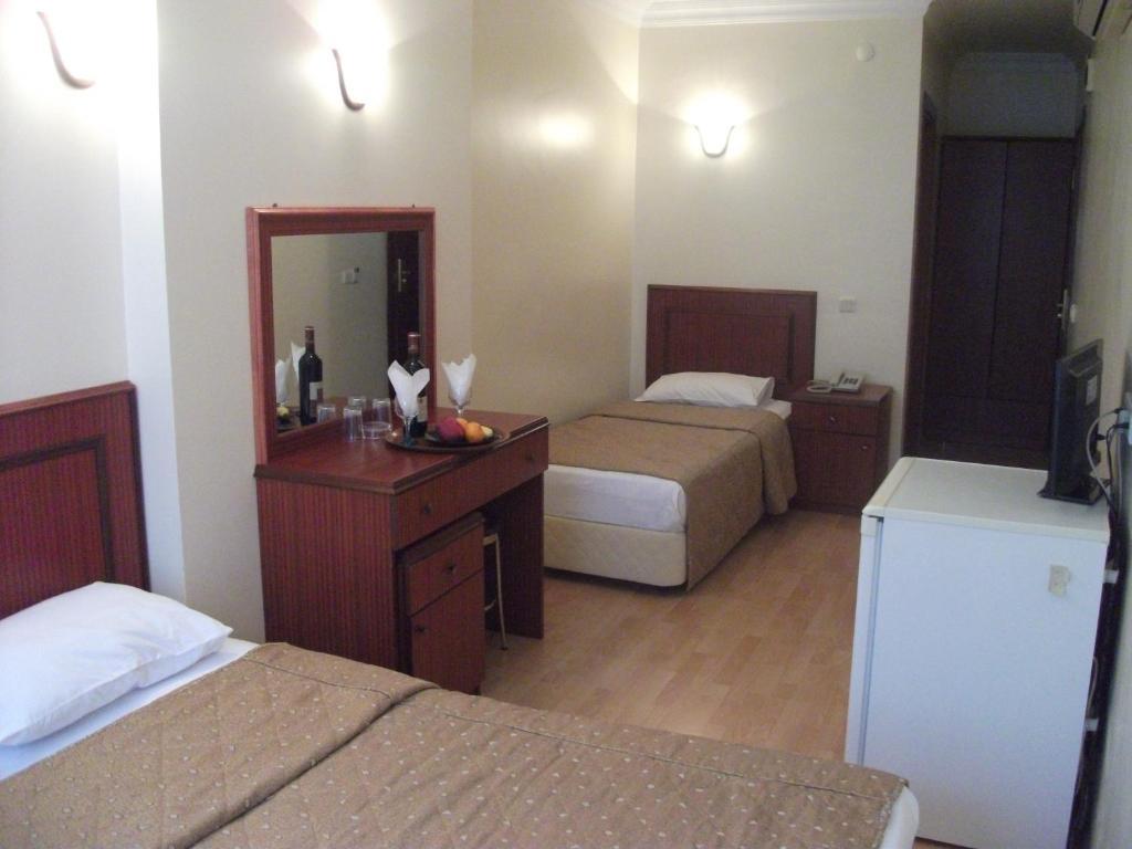 Emos Hotel Истанбул Стая снимка