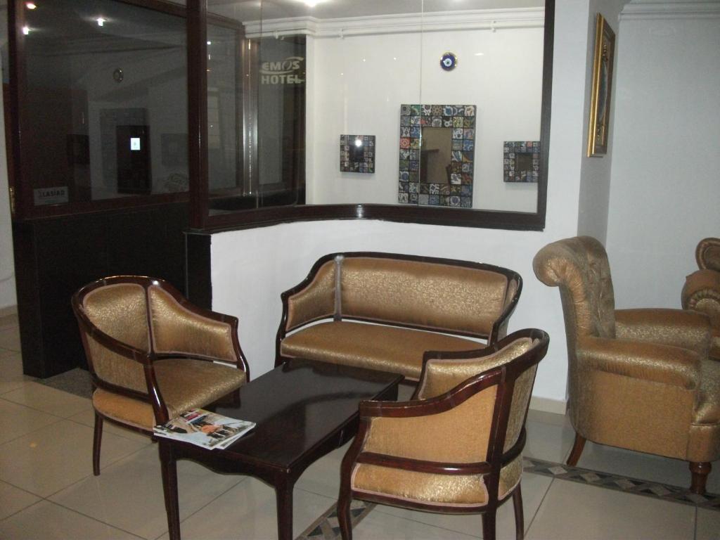 Emos Hotel Истанбул Екстериор снимка