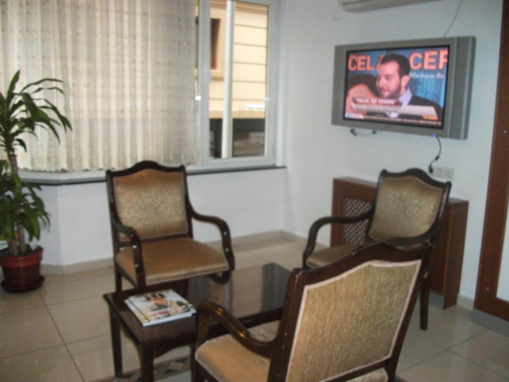 Emos Hotel Истанбул Екстериор снимка