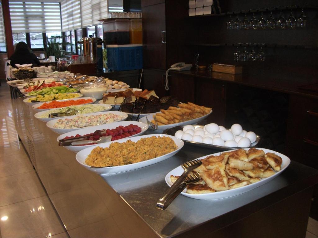 Emos Hotel Истанбул Екстериор снимка